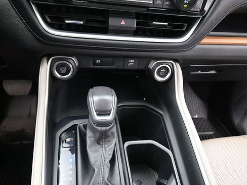 Used 2024 Toyota Grand Highlander AWD image 11