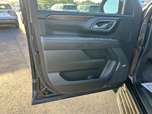 Used 2023 Chevrolet Tahoe High Country AWD/4WD image 12