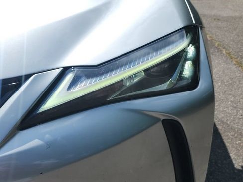 Used 2020 Lexus UX 250h w/ Premium Package AWD/4WD image 9