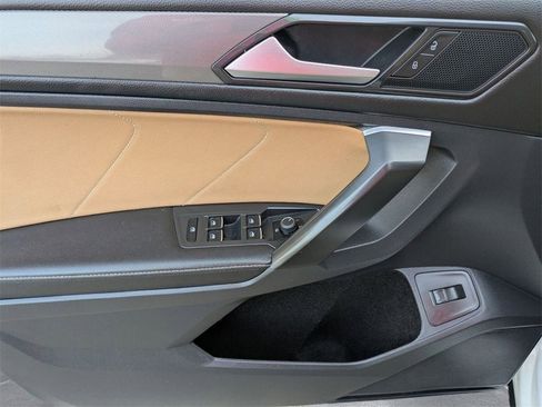 Used 2022 Volkswagen Tiguan SE image 13