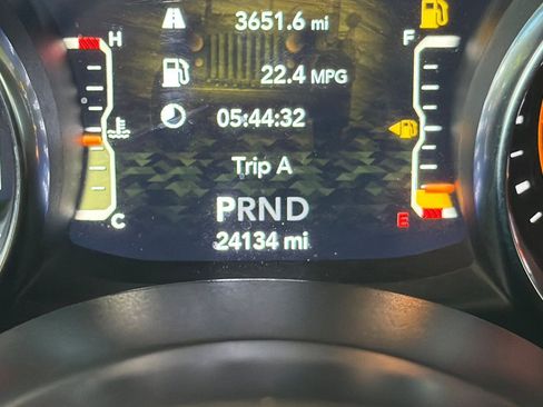 Used 2016 Jeep Wrangler Unlimited Sahara w/ Connectivity Group AWD/4WD image 25