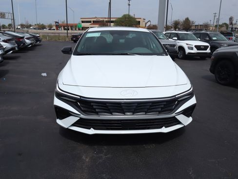 New 2026 Hyundai Elantra SEL Sport Premium FWD image 9