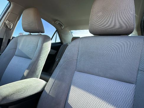 Used 2014 Toyota Corolla LE image 11