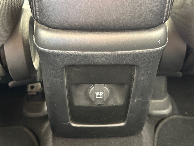 Used 2020 Dodge Journey SE w/ SE Popular Equipment Group FWD image 18