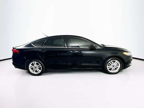 Used 2018 Ford Fusion SE w/ Fusion SE Technology Package FWD image 10