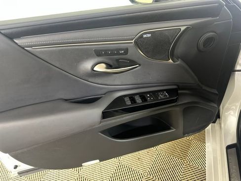 Used 2023 Lexus ES 350 Ultra Luxury w/ Accessory Package (Z2) FWD image 12