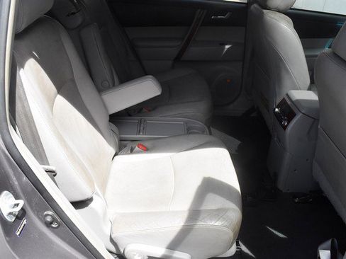 Used 2012 Toyota Highlander Limited AWD/4WD image 33