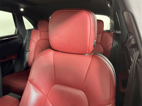 Certified 2021 Porsche Macan S image 41