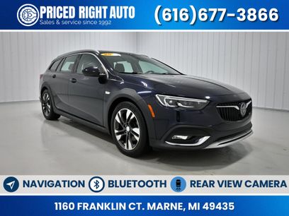 Used 2018 Buick Regal Essence w/ Driver Confidence Package #1
