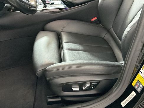 Used 2019 BMW 530e RWD image 14