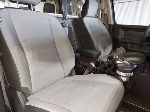 Used 2022 RAM 1500 4x4 Crew Cab Classic image 29