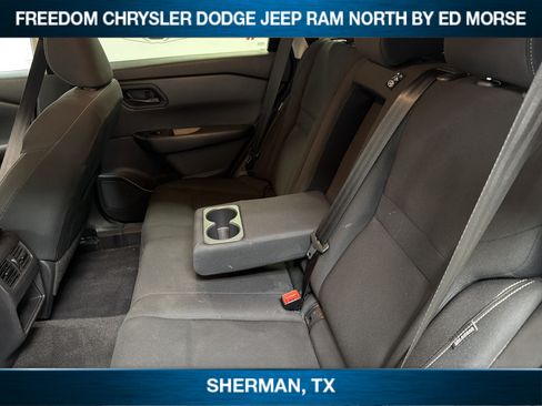 Used 2024 Nissan Rogue S FWD image 8