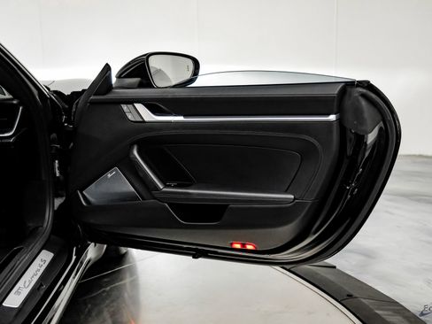 Used 2020 Porsche 911 Carrera 4S image 82