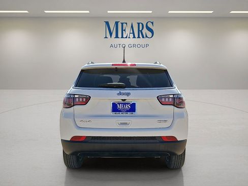 Used 2024 Jeep Compass Latitude image 4