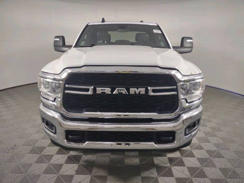 Used 2023 RAM 2500 Tradesman w/ Chrome Appearance Group AWD/4WD image 4