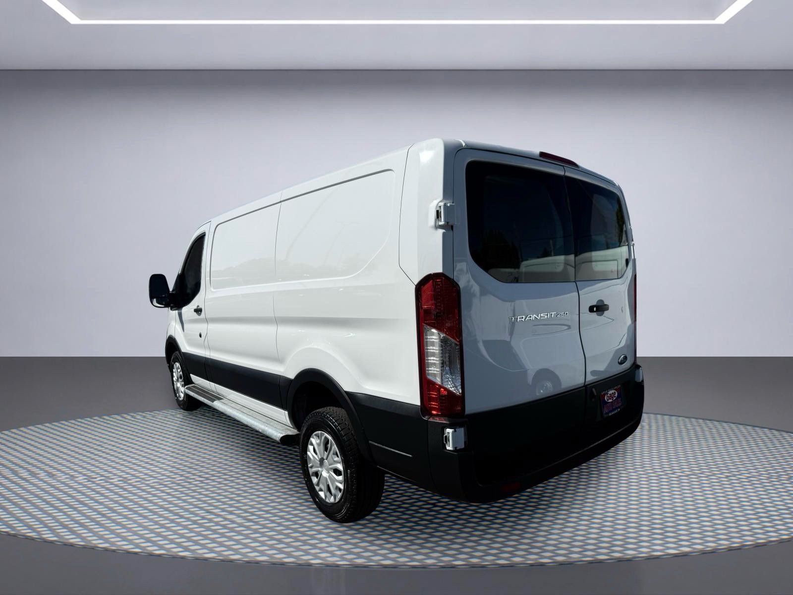 Used 2025 Ford Transit 250 Low Roof w/ Exterior Upgrade Package RWD image 4