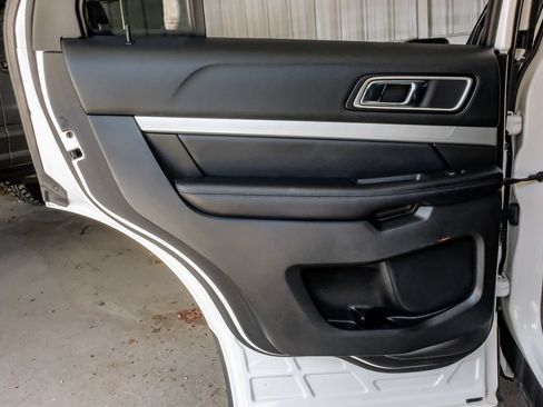 Used 2017 Ford Explorer XLT w/ Equipment Group 202A FWD image 46