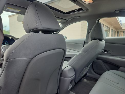 Certified 2024 Hyundai Elantra SEL w/ Convenience Package FWD image 25