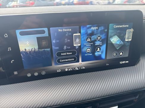 New 2026 Nissan Kicks SR w/ SR Premium Package AWD/4WD image 23
