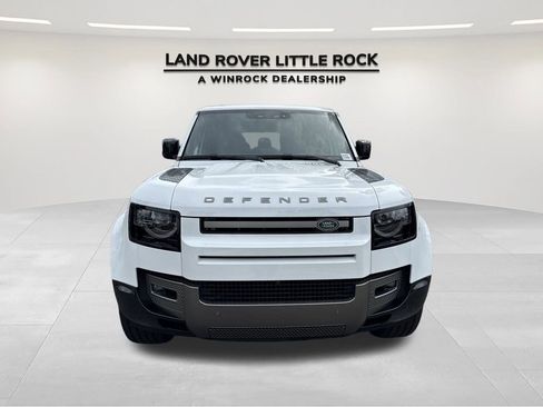 New 2025 Land Rover Defender 130 X-Dynamic SE image 9