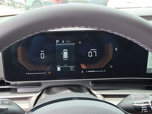 New 2026 Kia Carnival EX FWD image 32