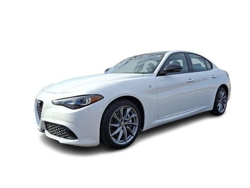 Used 2024 Alfa Romeo Giulia Ti AWD/4WD image 3