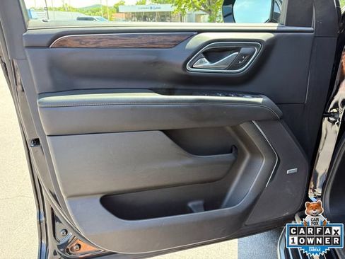 Used 2024 Chevrolet Suburban Premier RWD image 26