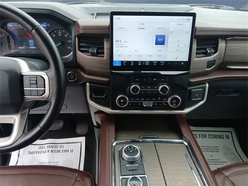 Used 2024 Ford Expedition Max Limited image 11