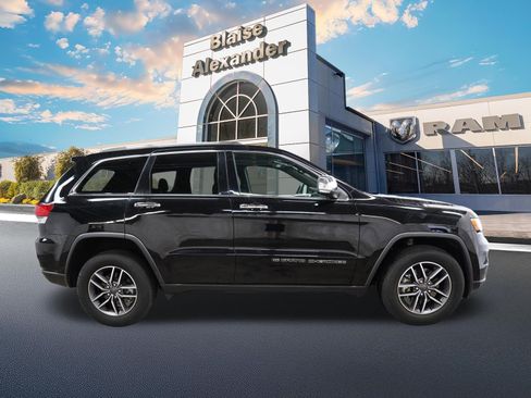 Used 2022 Jeep Grand Cherokee Limited AWD/4WD image 2