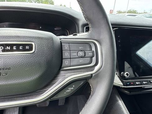 Used 2024 Jeep Wagoneer Series II w/ Flexible Seating Group RWD image 28