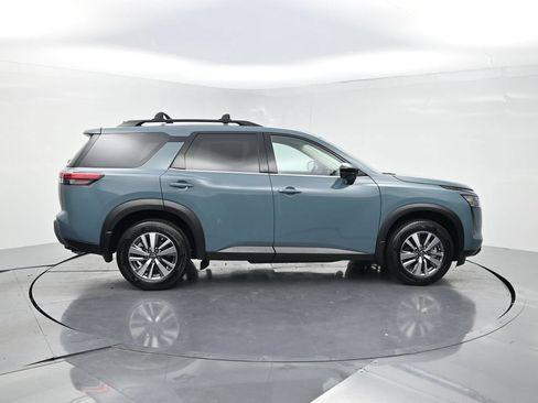 Used 2026 Nissan Pathfinder SL FWD image 4