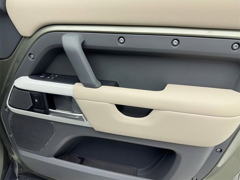 Used 2022 Land Rover Defender 110 SE image 50