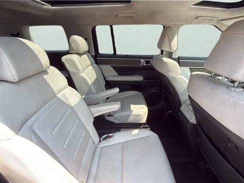 Used 2024 Hyundai Santa Fe Calligraphy FWD image 16