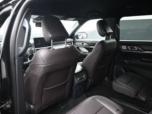 Used 2026 Ford Explorer Platinum RWD image 20