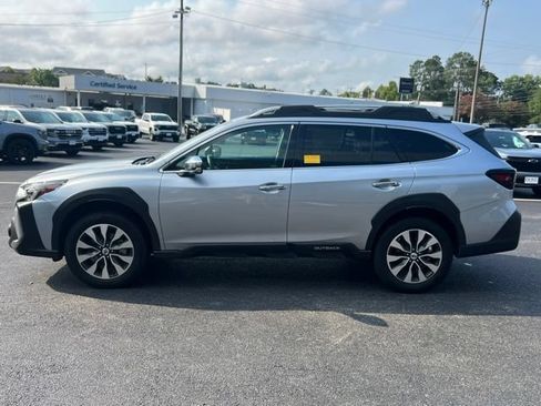 Used 2024 Subaru Outback Touring AWD/4WD image 49