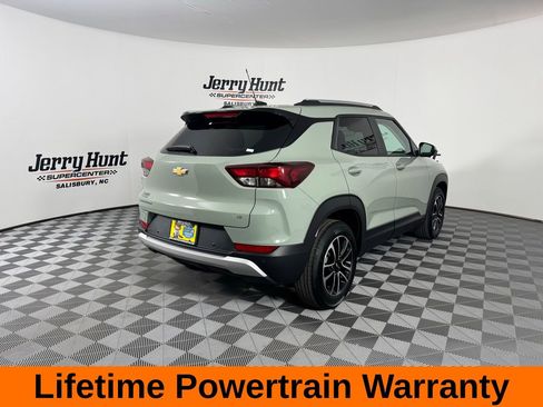 Used 2026 Chevrolet TrailBlazer LT w/ Driver Confidence Package image 7