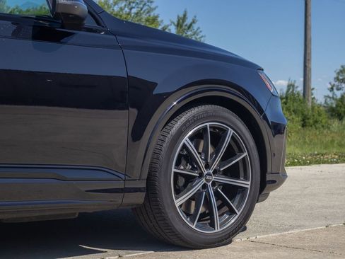 Used 2021 Audi SQ7 Premium Plus w/ Driver Assistance Package image 14