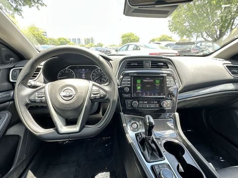 Used 2023 Nissan Maxima Platinum w/ Sport Mat Group FWD image 17