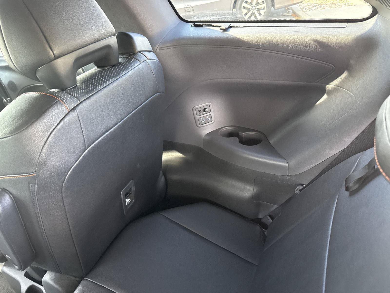 Used 2024 Toyota Sienna XSE w/ XSE Premium Package FWD image 8