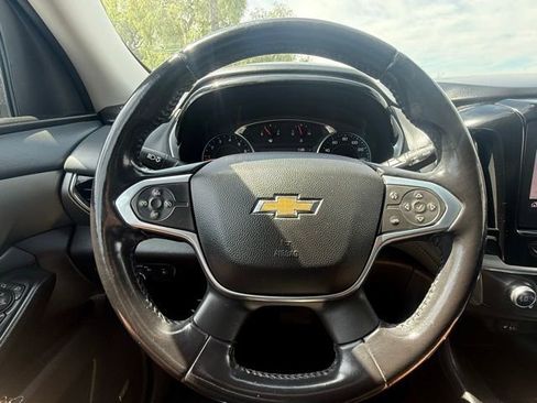 Used 2021 Chevrolet Traverse LT w/ LT Premium Package image 23