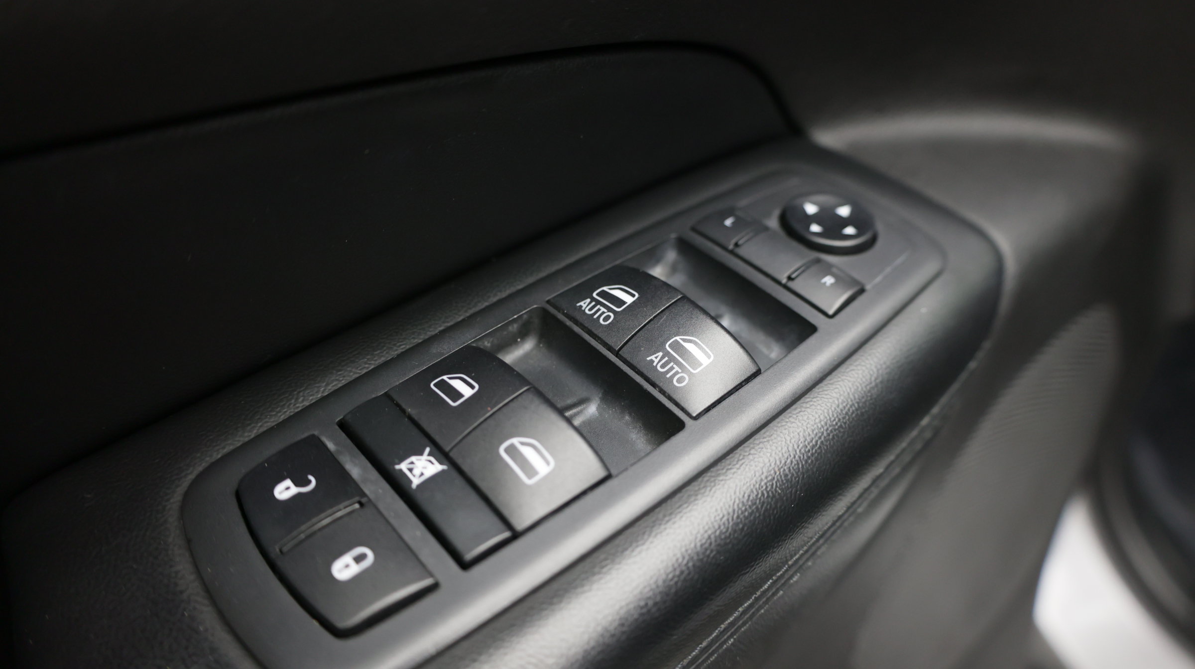 Used 2020 Jeep Grand Cherokee Limited w/ Luxury Group II RWD image 13