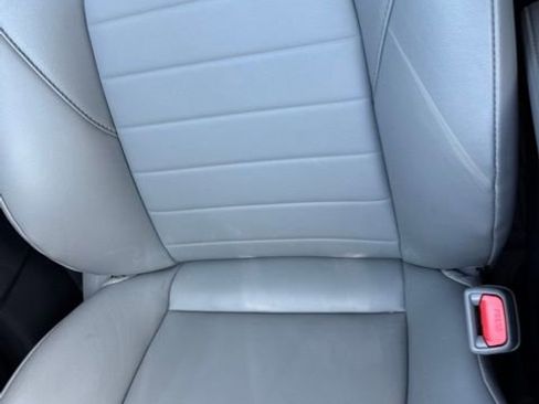 Used 2023 Toyota Highlander XLE AWD/4WD image 25
