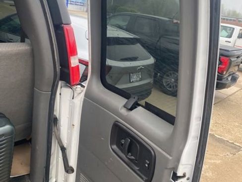 Used 2020 Chevrolet Express 3500 LT w/ LT Preferred Equipment Group RWD image 13