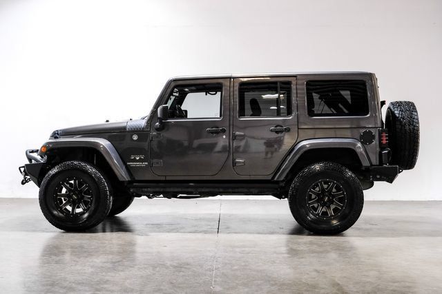 Used 2016 Jeep Wrangler Unlimited Sahara w/ Dual Top Group AWD/4WD image 13