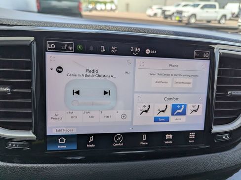 Used 2023 Chrysler Pacifica Touring-L FWD image 13