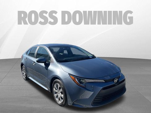 Used 2025 Toyota Corolla LE image 3
