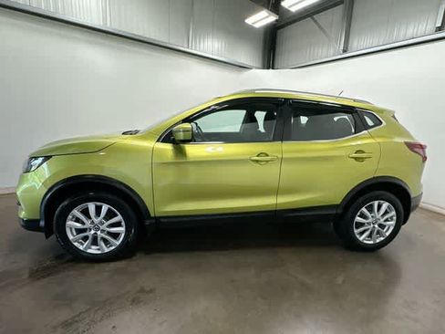 Used 2020 Nissan Rogue Sport SV w/ All-Weather Package AWD/4WD image 2