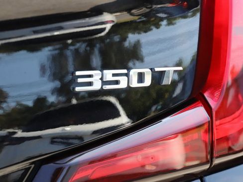 Used 2022 Cadillac XT4 Premium Luxury w/ Safety Alert Package image 8