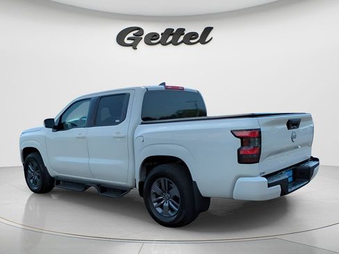 Used 2025 Nissan Frontier SV image 8