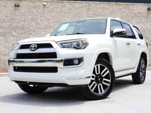 Used 2017 Toyota 4Runner Limited AWD/4WD image 7